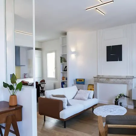 Apartment Centre *